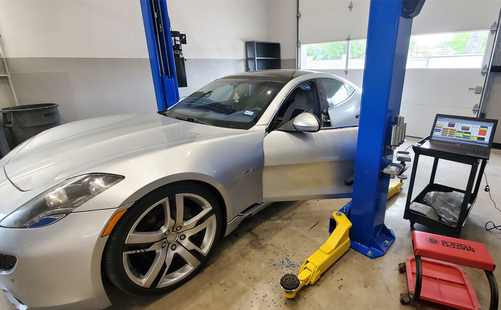 hybrid vehicle and EV pre-purchase inspection - inspector specialist